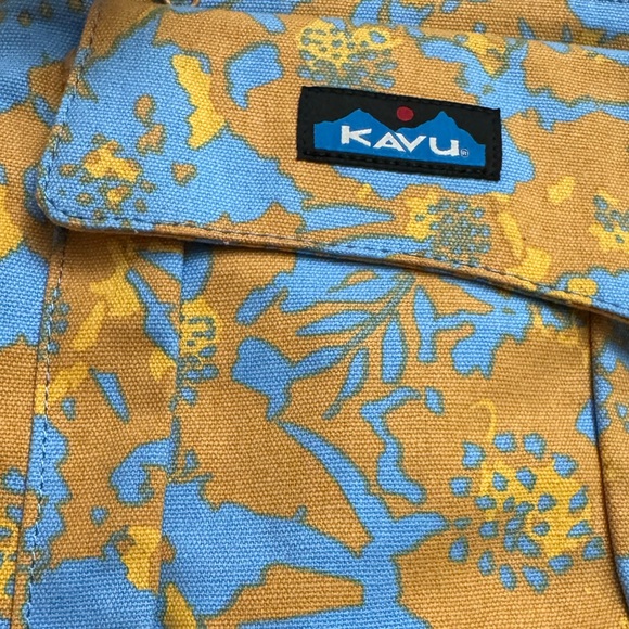 Kavu Keeper Sky Bloom Keeper Crossbody Bag - Picture 6 of 11